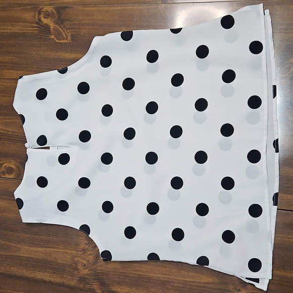 Polka Dot Sleeveless Top - Black and White - Picture 2 of 6